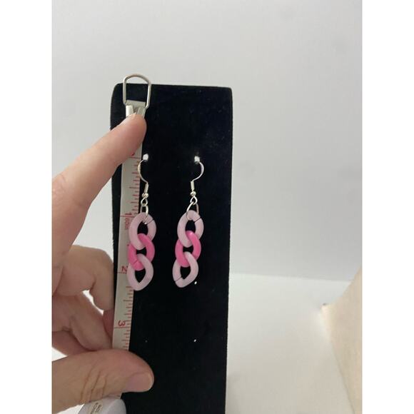 Handmade pink chain earrings - Picture 3 of 4